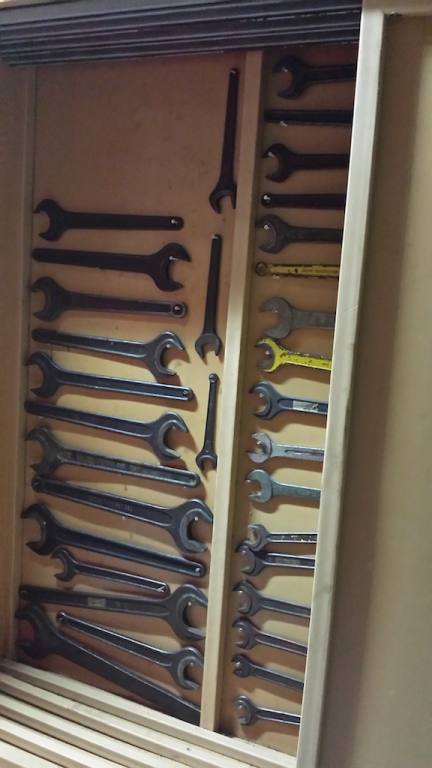 ARMARIO-PLASTICO-PORTA-HERRAMIENTAS2