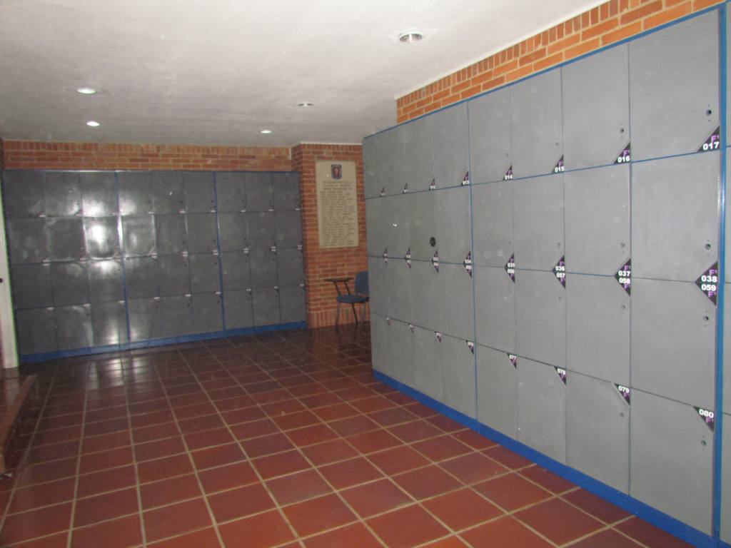 CASILLEROS-PLASTICOS-CON-CHAPA-MONEDERO3