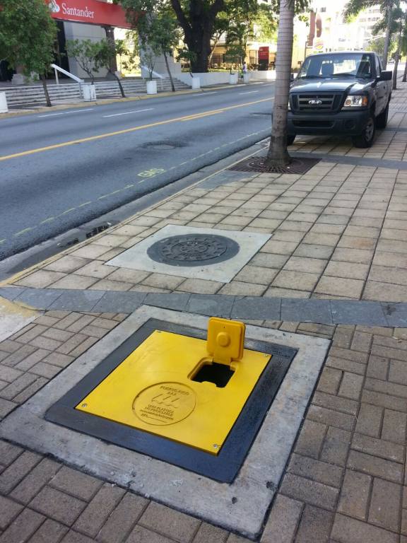 TAPA-PLASTICA-PARA-CONTROL-E-INSPECCION-DE-CONEXIONES