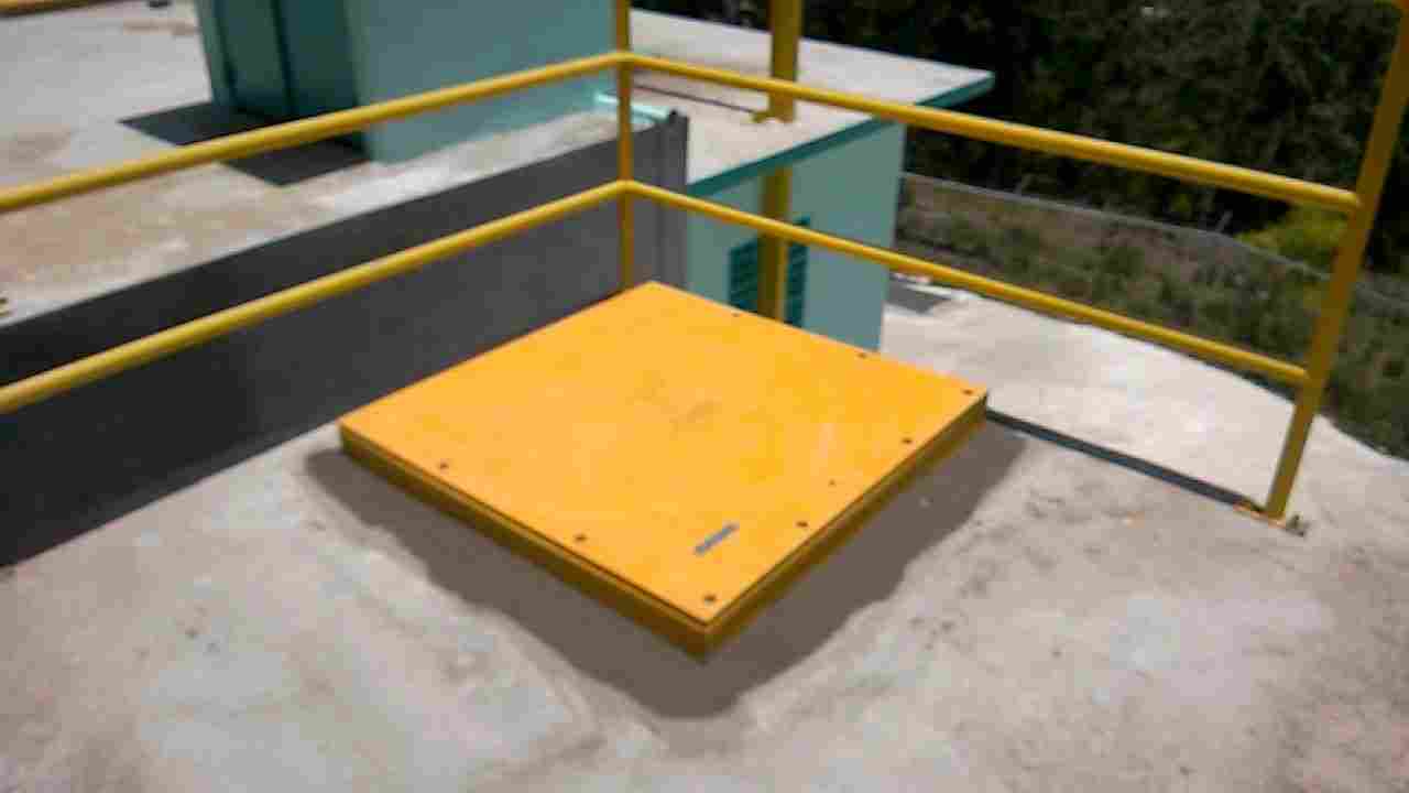 TAPA-PLaSTICA-PARA-CONTROL-E-INSPECCIN-DE-CONEXIONES