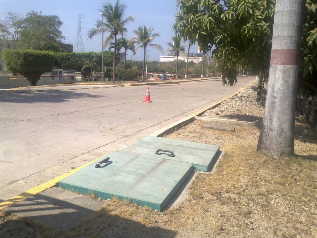 TAPAS-PLASTICAS-PARA-TANQUE-DE-AGUA-POTABLE2